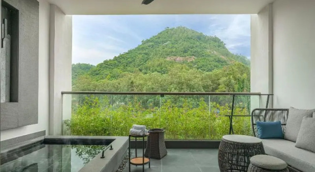 Номер Standard Sheraton Maoming Hot Spring Resort