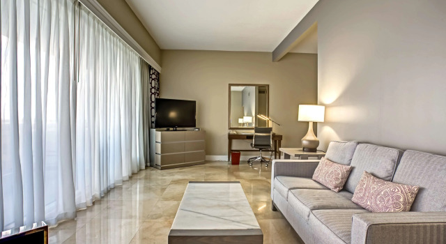 DoubleTree by Hilton Grand Hotel Biscayne Bay