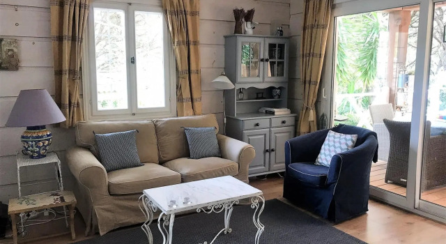 Chalet in Provence Near the Beaches of Pampelonne, Забронировать Шале Гассен Порт-Гримо