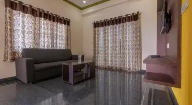 Unnathi Comfort Inn, Rezervovat Hotel Maisúr Bangalore