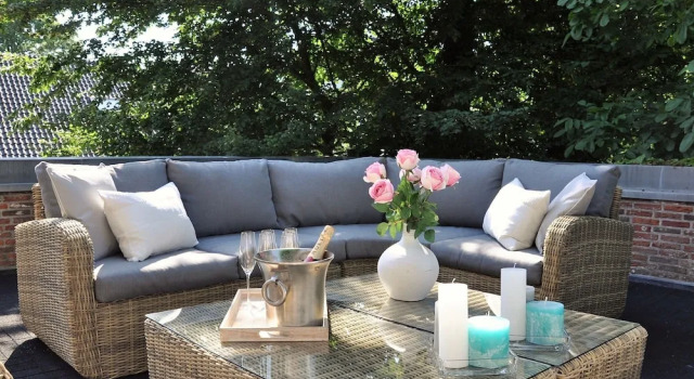 Massive, Historic Villa With a Convenient and Central Location Along the Coast, Book Villa Sassenheim Zuid-Holland