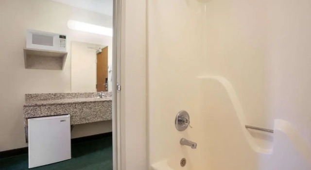 Четырёхместный номер Standard Travelodge by Wyndham Morrill