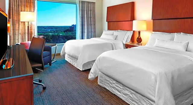 Номер Standard с видом на озеро The Westin Atlanta Perimeter North