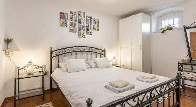 Apartments and Rooms Villa Erede, Prenota Appartamento Splitska 