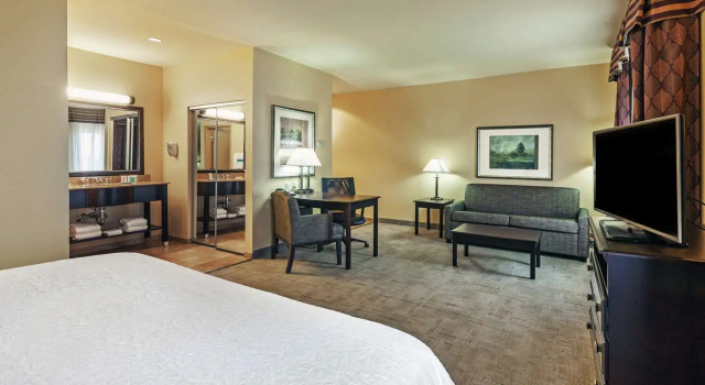 Студия Hampton Inn & Suites Owasso