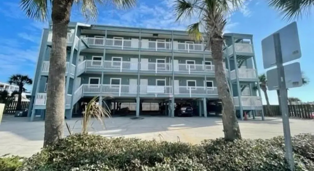 Номер Standard c 1 комнатой с балконом Duneside Iii 206 1 Bedroom Condo by RedAwning