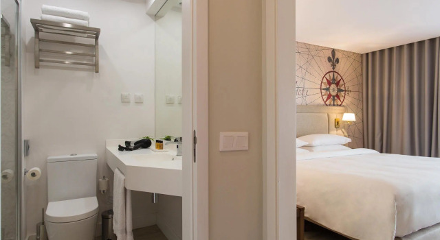 Двухместный номер Standard Four Points by Sheraton Sesimbra