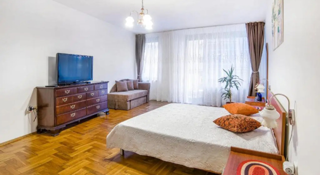 Апартаменты с 2 комнатами Big 2-Bedroom Apt - Each Stay Triggers Donation to Non-Profit Organisation