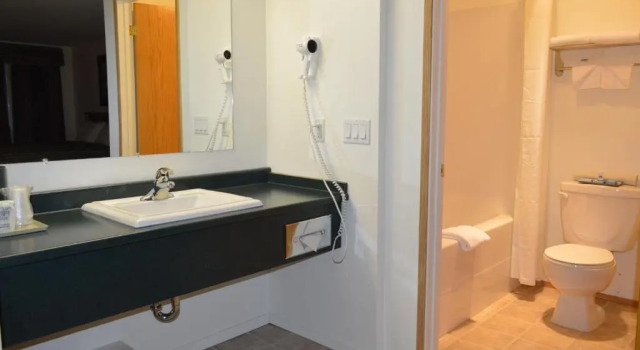 Western Traveller Motel, Book Motel Grand Forks Thompson Okanagan