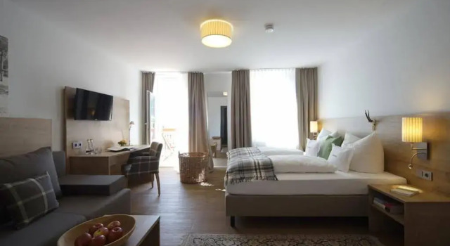 Gasthof-Hotel Dannerwirt, Book Hotel Hotels in Chiemgau with Parking, Parking