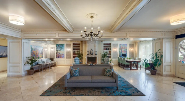 Четырёхместный номер Deluxe с видом на внутренний двор Ayres Hotel Seal Beach - Cypress