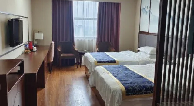 Трёхместный люкс Goubin Hotel