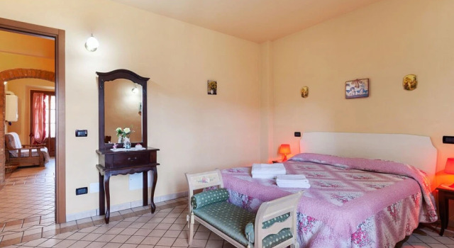 Sprawling Holiday Home in Chianni With Private Swimming Pool, Prenota Casa vacanze Chianni Toscana