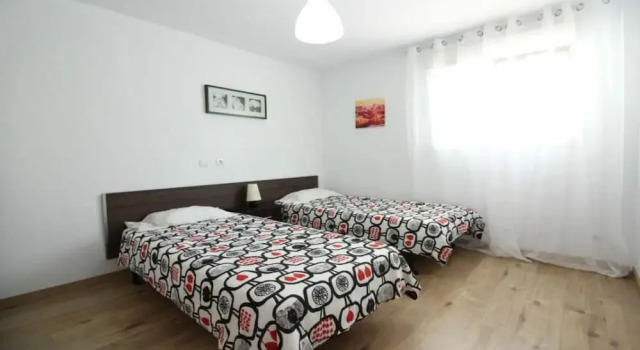 Residence by G - Avenida de Cantabria 60, Забронировать Отель Отели Сантандера 3 звезды, рядом с Рынок Мунисипаль дель Эсте, 3*