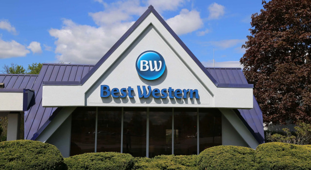 Best Western at Historic Concord, Varaa Hotelli Hotellit New England uima-altaalla, Uima-allas