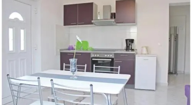 Apartments & Room Dijana, Забронировать Апартаменты/квартира Трогир Ciovo Island