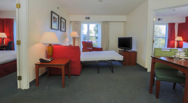 Люкс с 2 комнатами с видом на город Residence Inn by Marriott Flint Grand Blanc