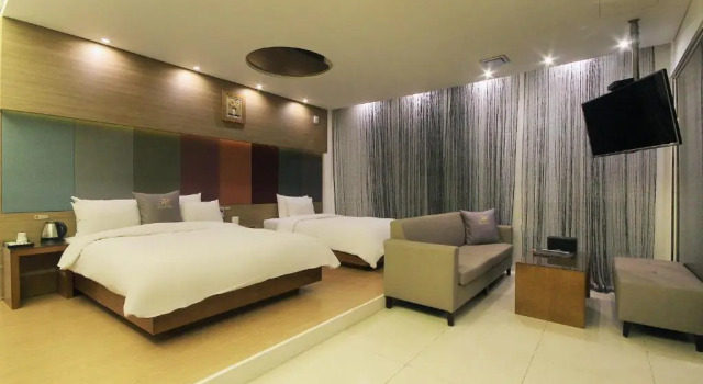 Двухместный номер Deluxe H Drive Hotel