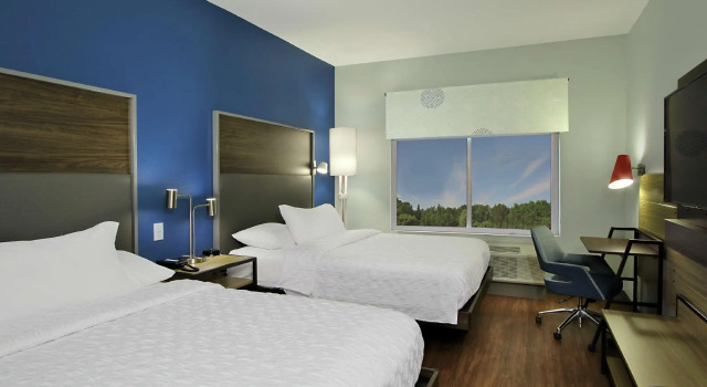 Четырёхместный номер Standard Tru By Hilton Mobile