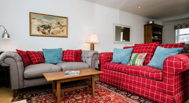 3 Bedroom House in Battersea Accommodates 5