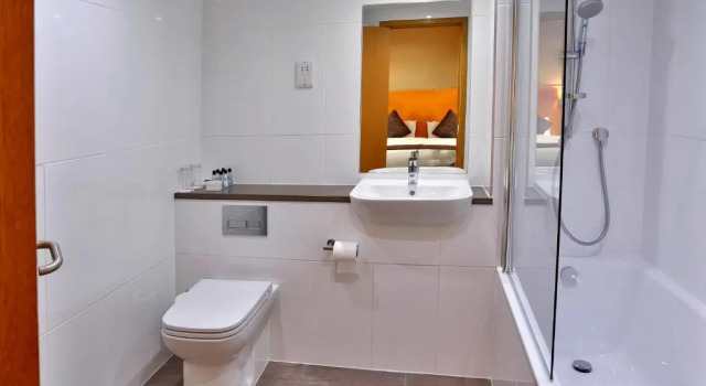 Трёхместный номер Standard Garner Hotel Nottingham City Centre by IHG