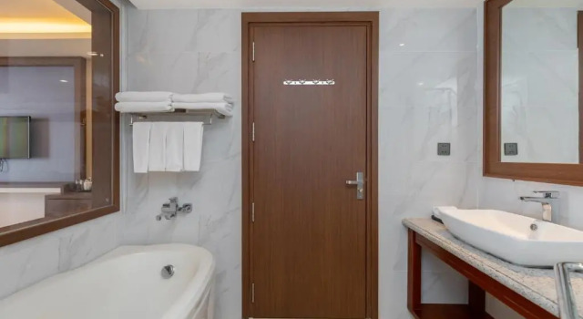 Четырёхместный номер Standard с видом на море Vung Tau Riva Hotel