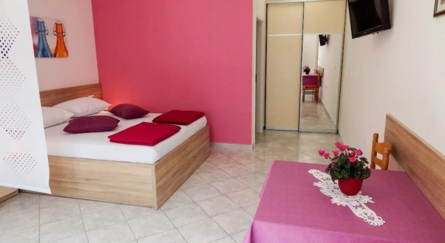 Apartments Valentić 1304, Prenota Appartamento Pago 