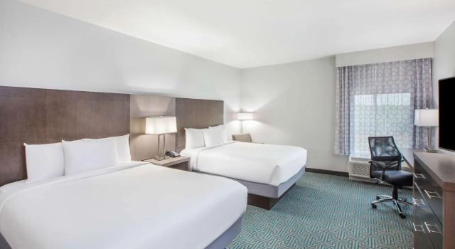 Четырёхместный номер Standard La Quinta by Wyndham Dallas Duncanville