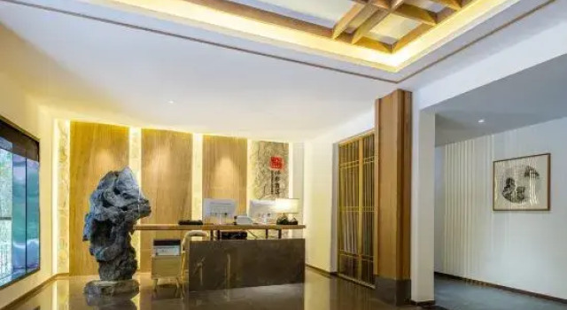 QIANNA HOTEL (Wanxianshan Qingshanju), Book Hotel Xinxiang Henan