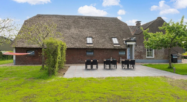 Коттедж Farmhouse with terrace in Montfoort