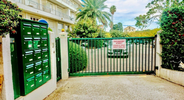 Апартаменты Cozy Apartment for 2 in Antibes
