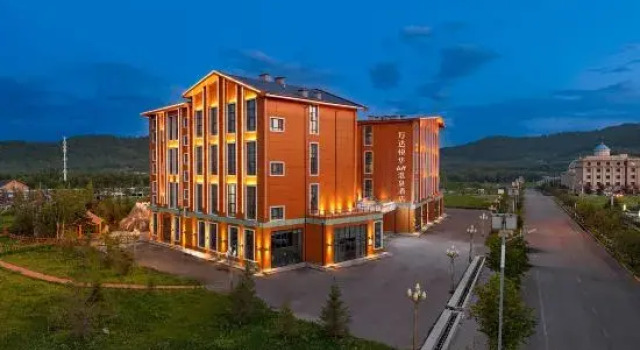Changbai Mountain Wanda Yue Loft Hot Spring Hotel (Tourism Service Center of West Changbai Mountain), Rezerwuj Hotel Hotele 4-gwiazdkowe w Jilin, 4*