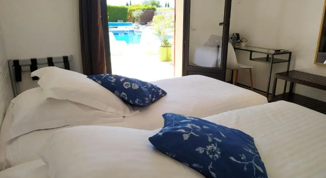 Двухместный номер Comfort Hôtel Le Mas Des Amandiers