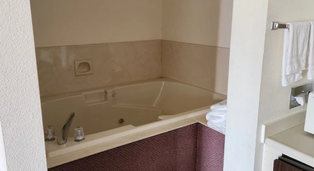 Четырёхместный номер Deluxe Bayview Inn
