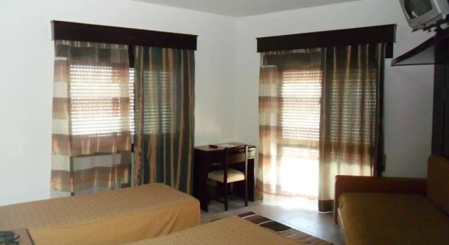 Трёхместный номер Standard Hotel Santa Clara