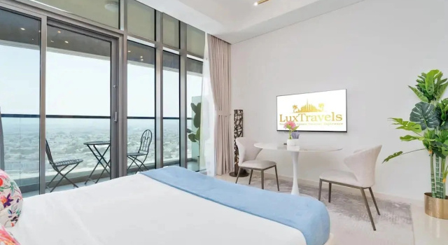 Lux BnB Aykon City