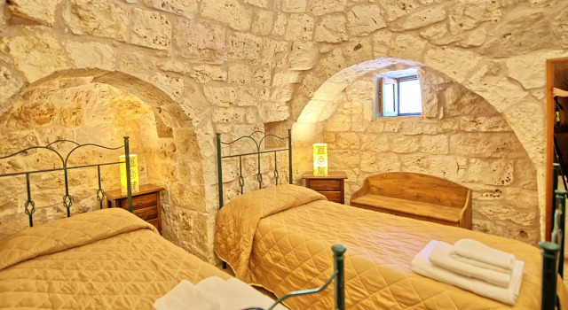 Trullo Santo Stefano, Book Villa Sommerhuse i Murgia, Hytte