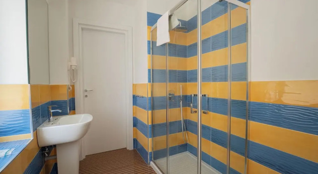 Номер Standard с балконом и с видом на внутренний двор P.C. Boutique H. LifeStyle, Napoli Centro, by ClaPa Group Dislocated Hospitality