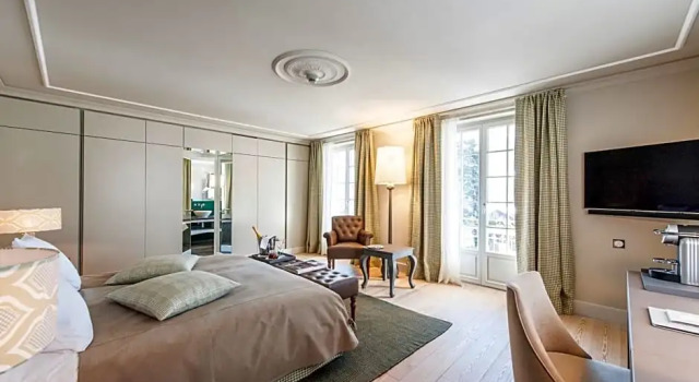 Номер Standard с балконом и с видом на горы Le Grand Bellevue