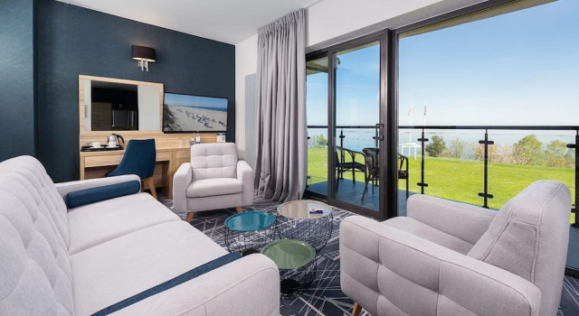 Апартаменты c 1 комнатой с балконом и с видом на море Hotel Faleza - z widokiem na morze