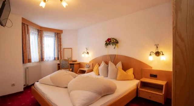 Апартаменты с 2 комнатами с балконом Hotel Trisanna