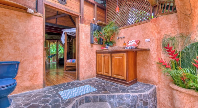 Коттедж Comfort с 2 комнатами с видом на сад Tree House Beachfront Lodge