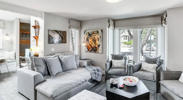 Steps From Central Downtown: Breckenridge Home, Rezerwuj Dom wakacyjny Hotele w Vail Ski z parkingiem, Parking