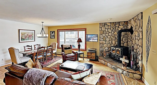 New Listing! Mountain-view Getaway: Stroll To Town 2 Bedroom Condo