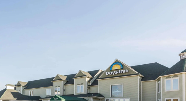 Номер Standard Days Inn by Wyndham Hutchinson