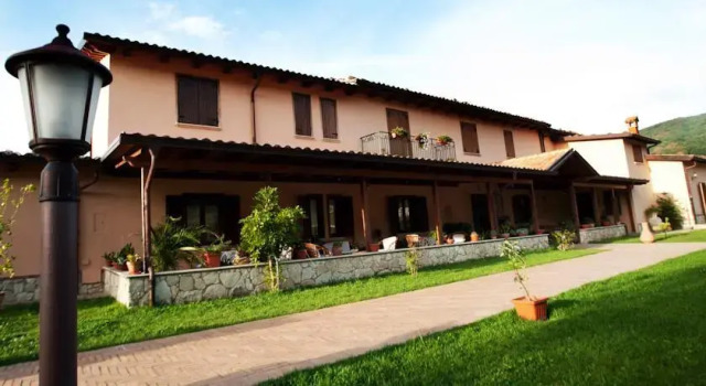 Agriturismo Uzzano, Book Hotel Motta Santa Lucia Calabria
