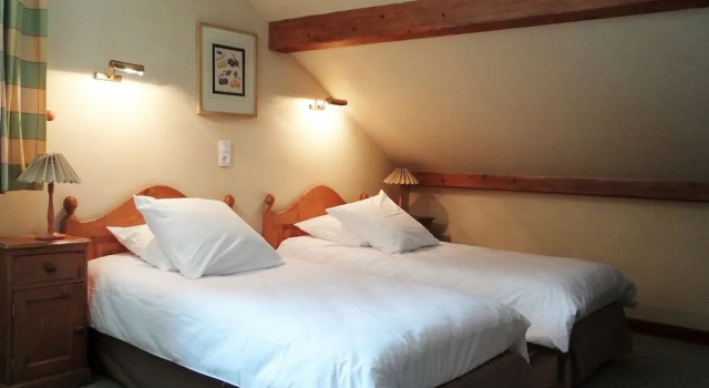 Auberge Des Chasseurs, Boek Hostel Hotels in Franche-Comte met ontbijt, Ontbijt