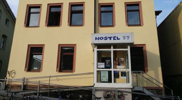 HOSTEL37, Забронировать Отель Отели Гёттинген с парковкой, рядом с Церковь Святого Якоби, Парковка