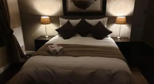 Guest House Frame Ace