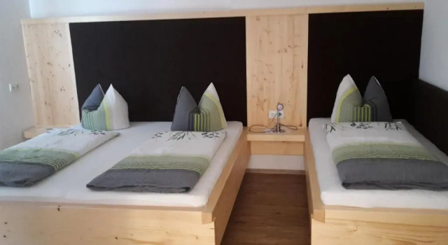 Ferienwohnung Tobias, Prenota Hotel Hotel a Tirolo con parcheggio, Parcheggio
